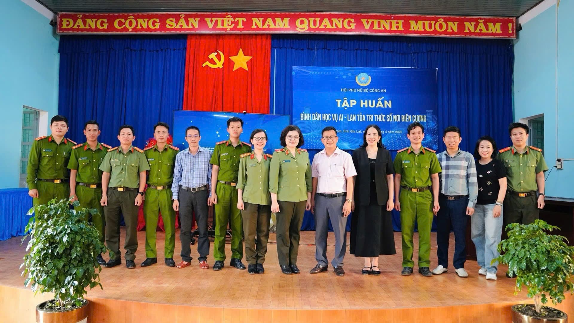 Tập huấn “Bình dân học vụ AI” — lan tỏa tri thức số nơi biên cương